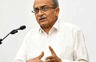 SIR के खिलाफ 23 अक्टूबर को ‘पीपल्स मार्च’ निकालेंगे प्रशांत भूषण, अभिजीत दीपके भी होंगे शामिल