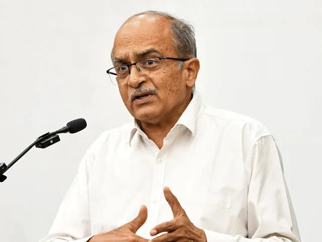 SIR के खिलाफ 23 अक्टूबर को ‘पीपल्स मार्च’ निकालेंगे प्रशांत भूषण, अभिजीत दीपके भी होंगे शामिल
