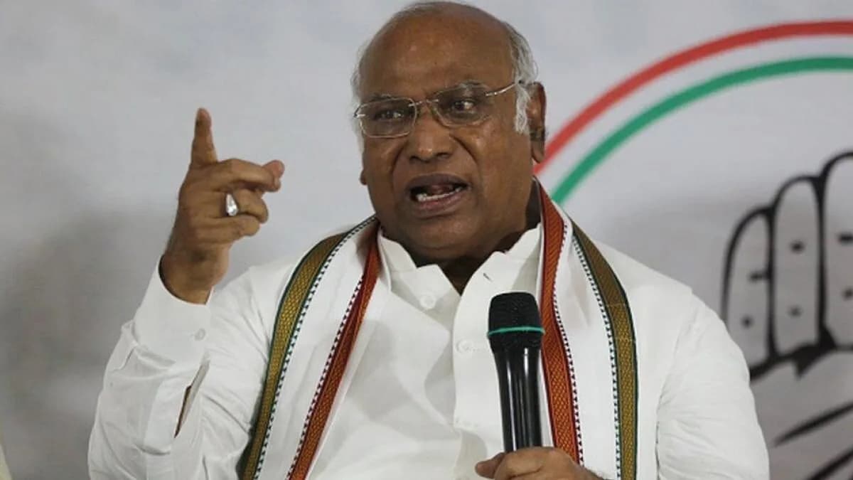 खड़गे की कथित टिप्पणी पर बिहार में विवाद, भाजपा नेता ने कोतवाली थाने में दी शिकायत