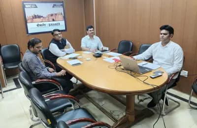 जिला निर्वाचन अधिकारी  निशान्त जैन और पर्यवेक्षक  नवनीत कुमार की मौजूदगी में संपन्न हुआ तृतीय रेंडमाइजेशन