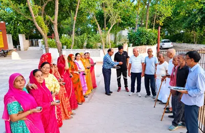 बीकानेर की 137 ग्राम पंचायतों में आज सरपंच-वार्ड पंच चुनाव, 3.35 लाख मतदाता करेंगे मतदान