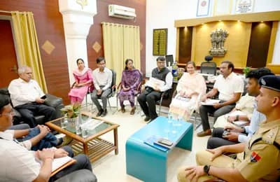 बीकानेर में पंचायतीराज चुनाव की तैयारियों की समीक्षा, राज्य निर्वाचन आयुक्त ने दिए आवश्यक निर्देश