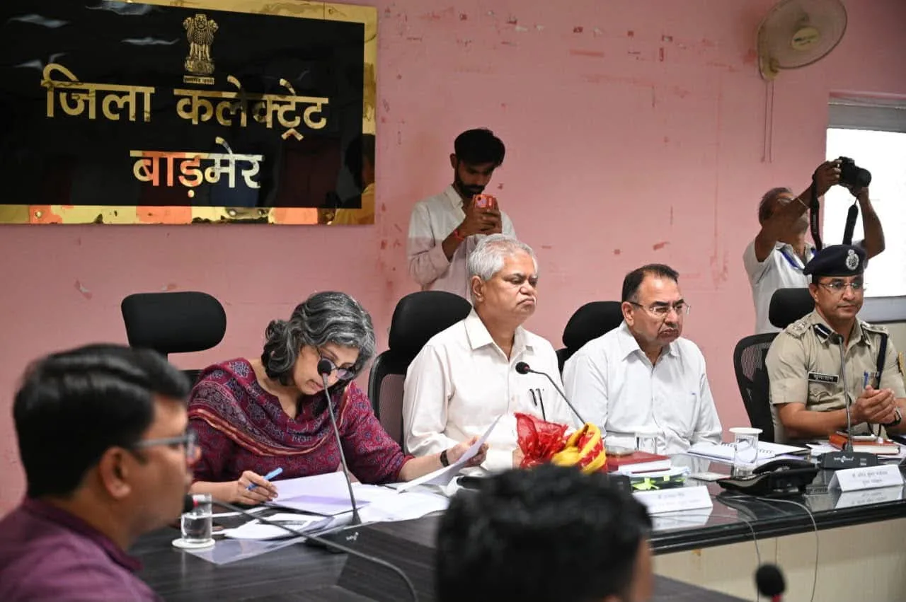 बाड़मेर में पंचायतीराज चुनाव की तैयारियों की समीक्षा, राज्य निर्वाचन आयुक्त राजेश्वर सिंह ने दिए आवश्यक निर्देश