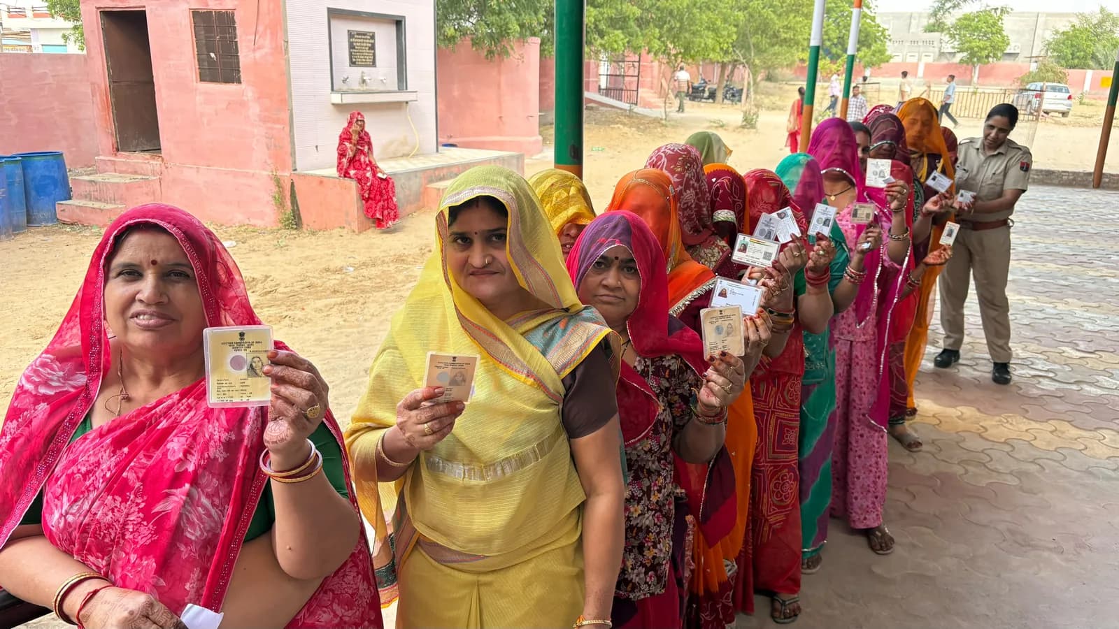 Bikaner: दूसरे चरण के पंचायत चुनाव में दोपहर 1 बजे तक 53.81 प्रतिशत मतदान