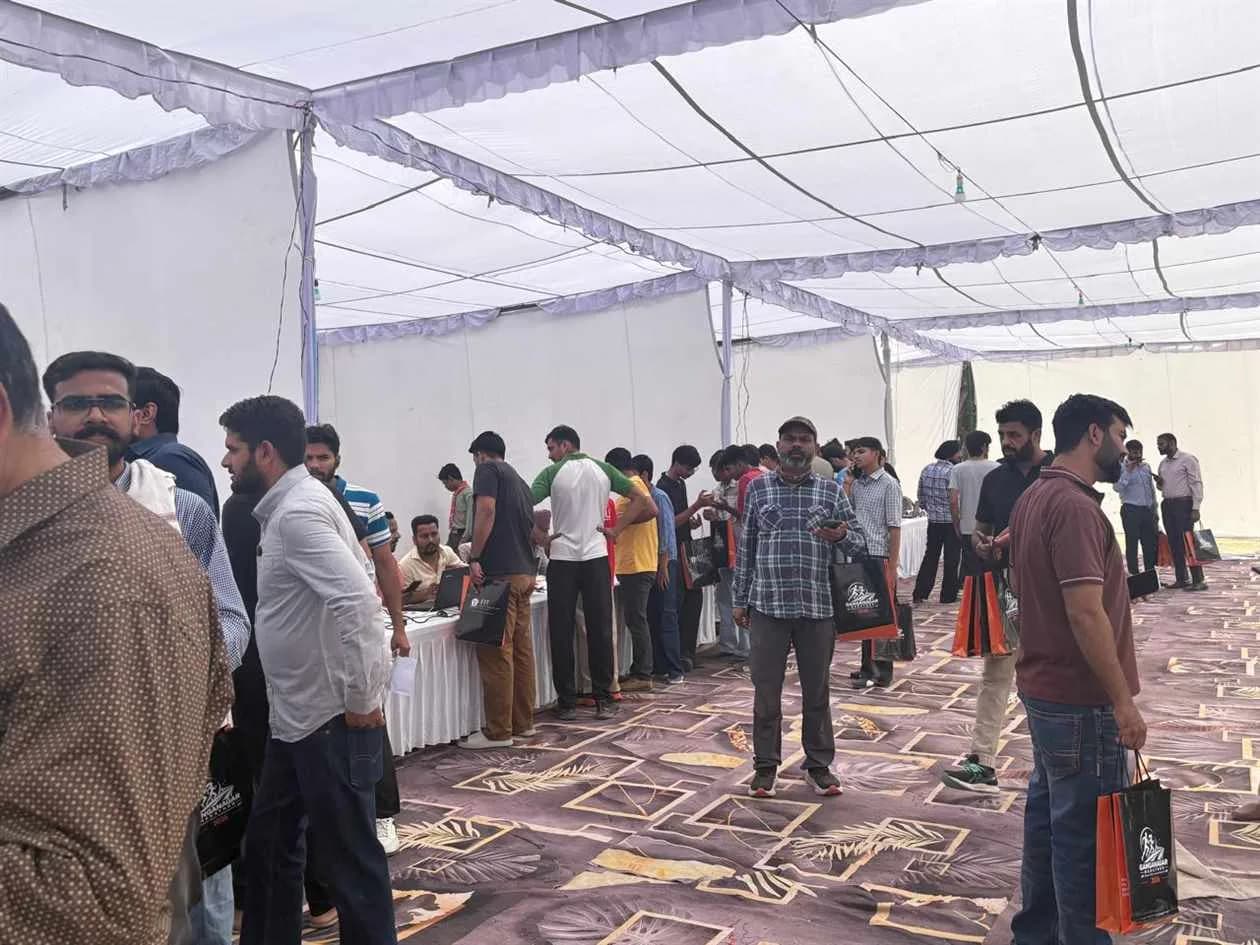 गंगानगर मैराथन के बिब एक्सपो में उमड़ा आमजन का उत्साह -25 अक्टूबर को पुलिस लाइन श्रीगंगानगर में होगा ‘रन फॉर फिट गंगानगर’ मैराथन का आयोजन