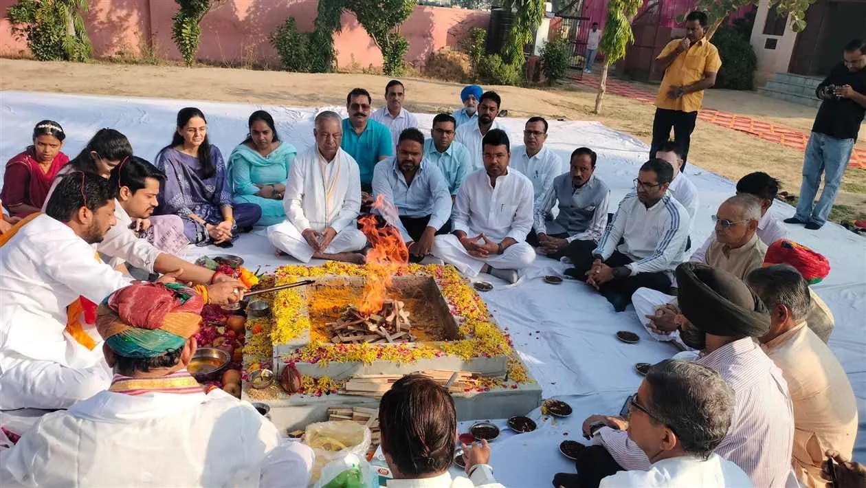 हर्षोल्लास से मनाया गंगानगर जिले का स्थापना दिवस महाराजा गंगासिंह की प्रतिमा पर किए पुष्प अर्पित, शिवपुर हैड पर किया हवन, पूजा-अर्चना सांस्कृतिक कार्यक्रमों और लोक कलाकारों की प्