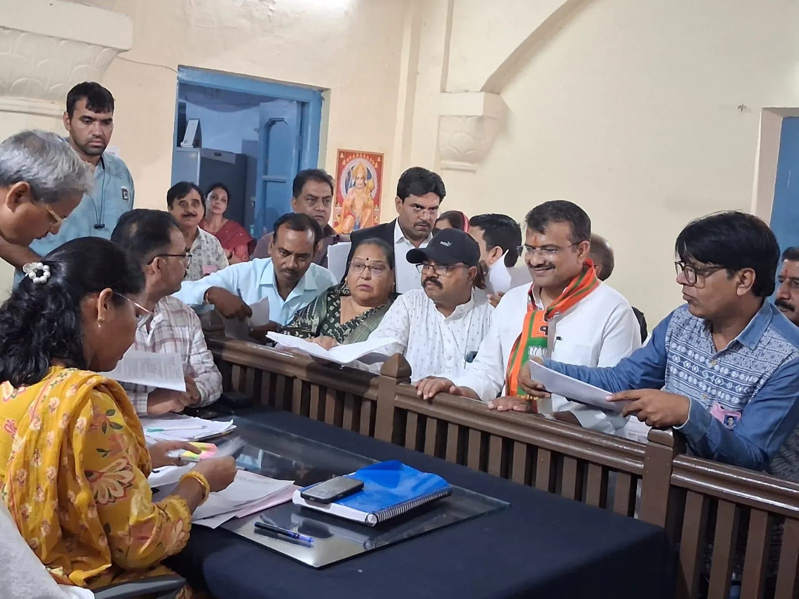 Bikaner : वार्ड 13 में बीजेपी के डॉ. सुरेंद्र सिंह शेखावत ने दाखिल किया नामांकन,जनसम्पर्क का किया आगाज