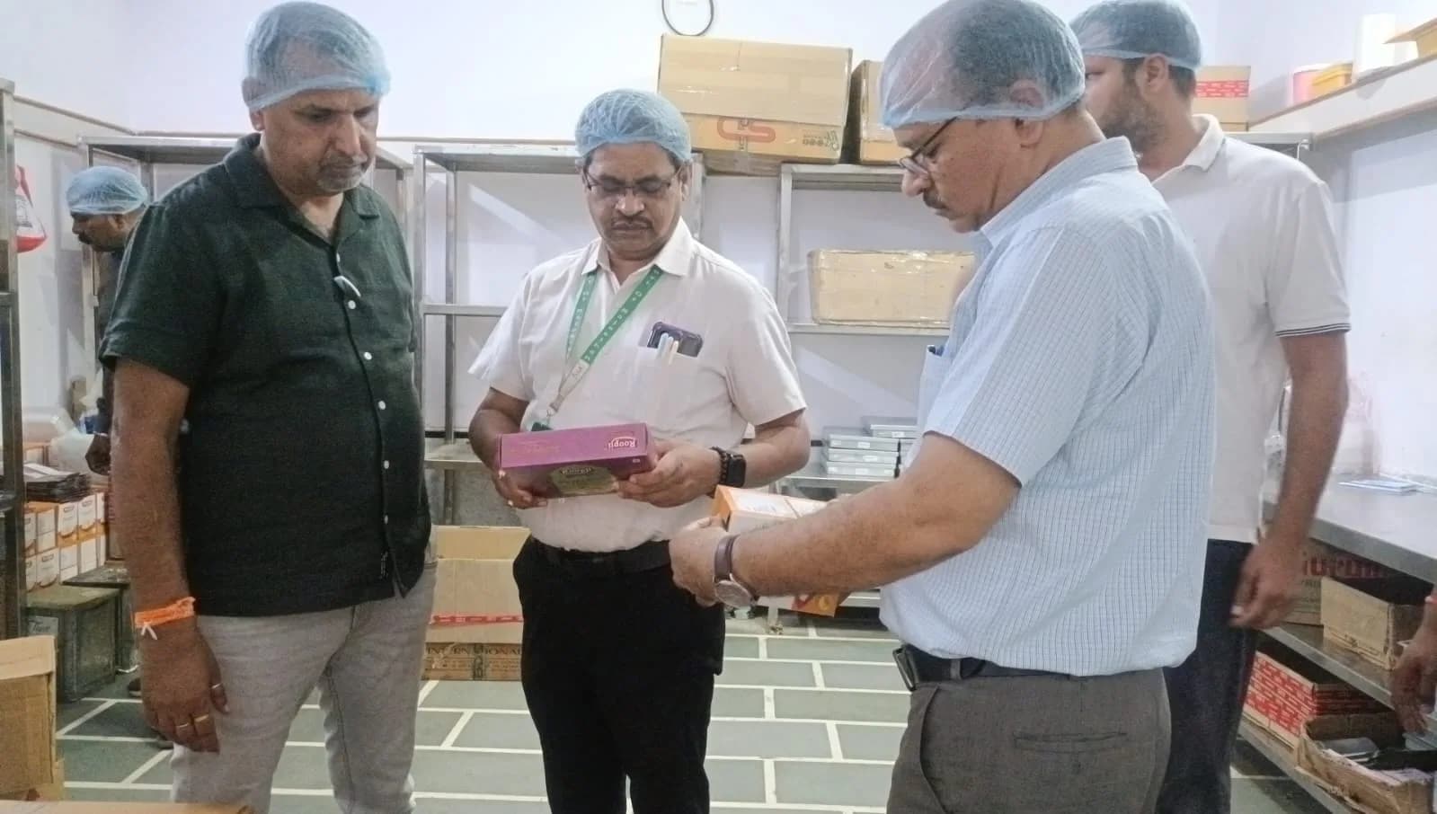 बीकानेर में 1,439 किलो काजू सीज, खाद्य विभाग की छापेमारी से हड़कंप