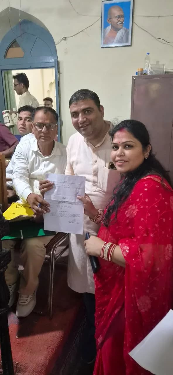 बीकानेर निकाय चुनाव : वार्ड 74 से कांग्रेस नेता व्यास की पत्नी खुशबू बिनानी व्यास ने दाखिल किए दो नामांकन