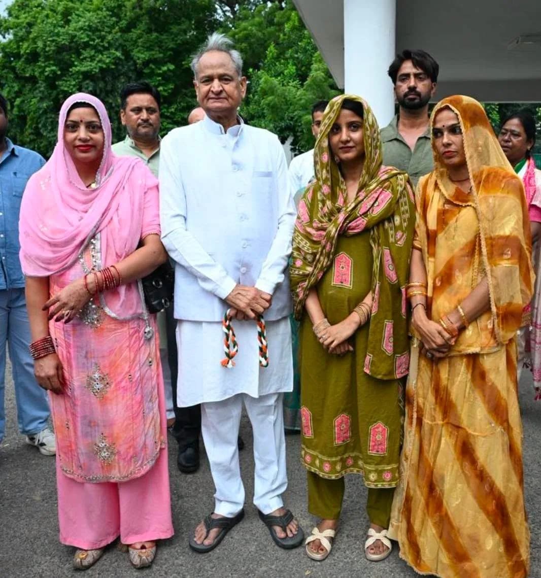 Bikaner News : उपमहापौर चुनाव में कांग्रेस की क्रॉस वोटिंग,प्रदेश अध्यक्ष और पूर्व मुख्यमंत्री गहलोत तक पहुंचे अल्पसंख्यक नेता