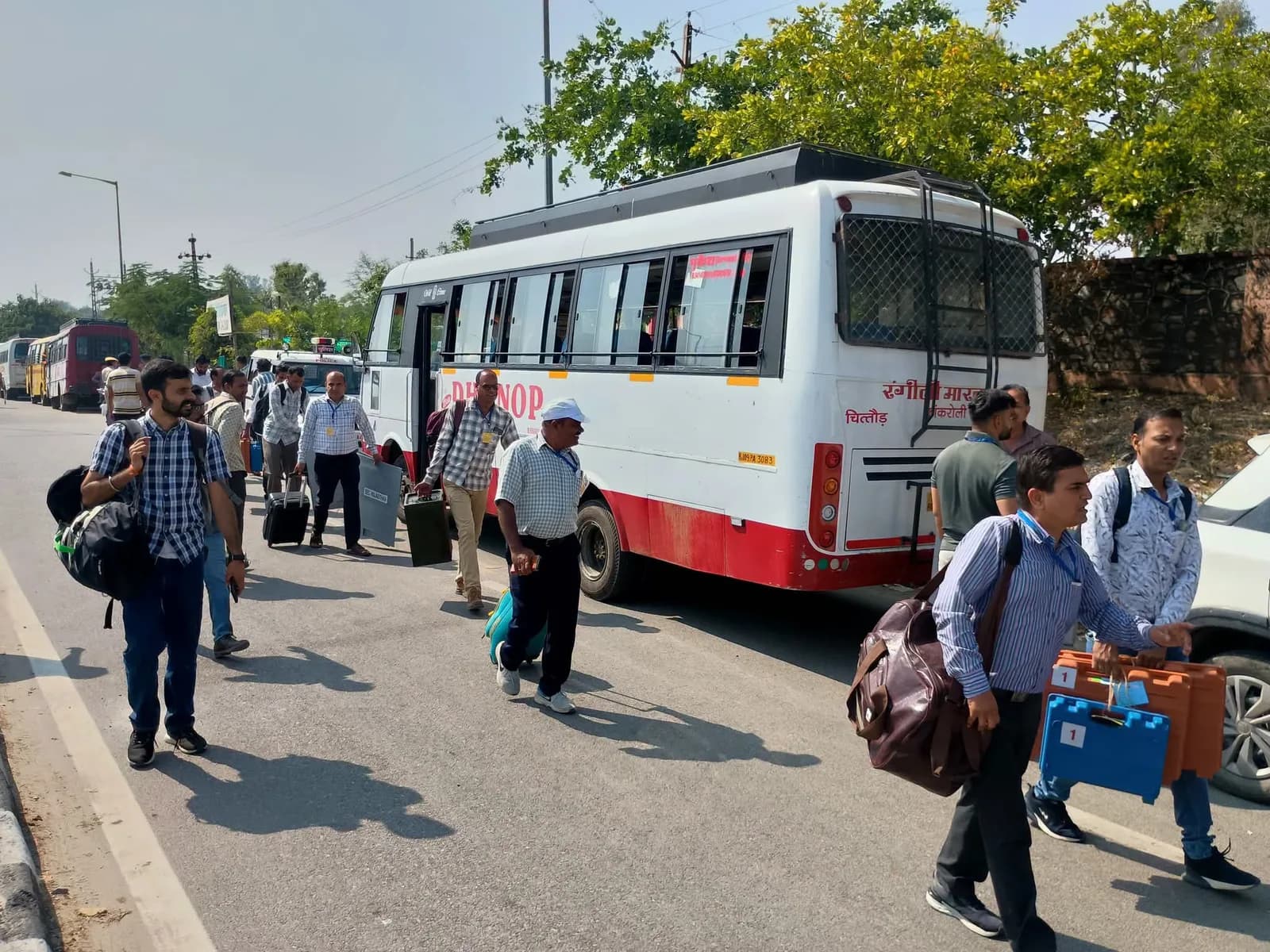 पंचायती राज आम चुनाव: बीकानेर जिले में दूसरे चरण के लिए मतदान दलों की रवानगी मंगलवार को