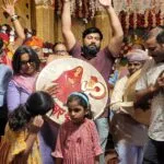 Bikaner: In the Holi Sneh Milan of Revenue Ministerial Employees Union, District Collector Vrishni played the Chang, played Holi with flowers.