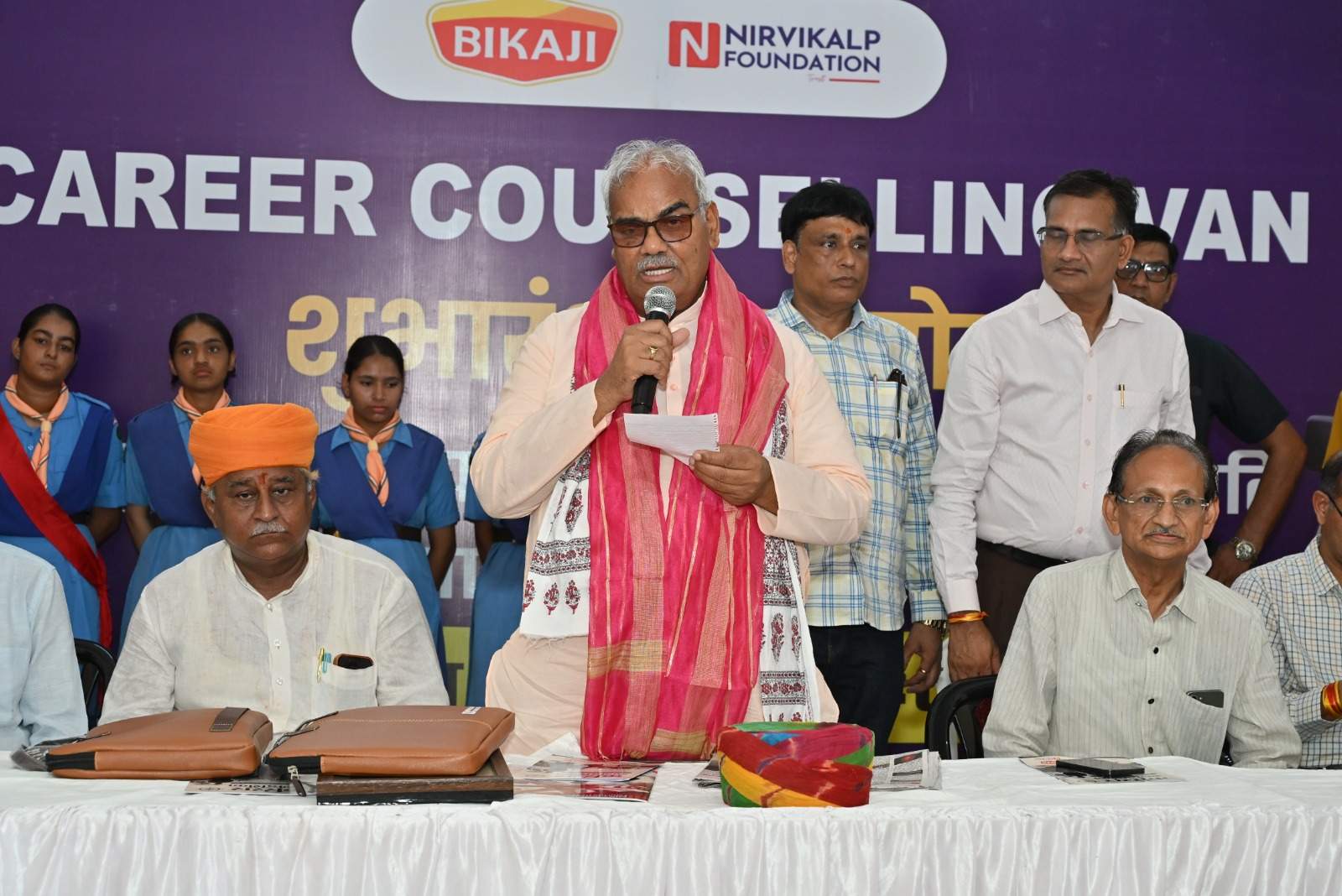 निःशुल्क कॅरियर वैन युवाओं के उज्ज्वल भविष्य की दिशा में महत्वपूर्ण पहल : शिक्षा मंत्री श्री मदन दिलावर